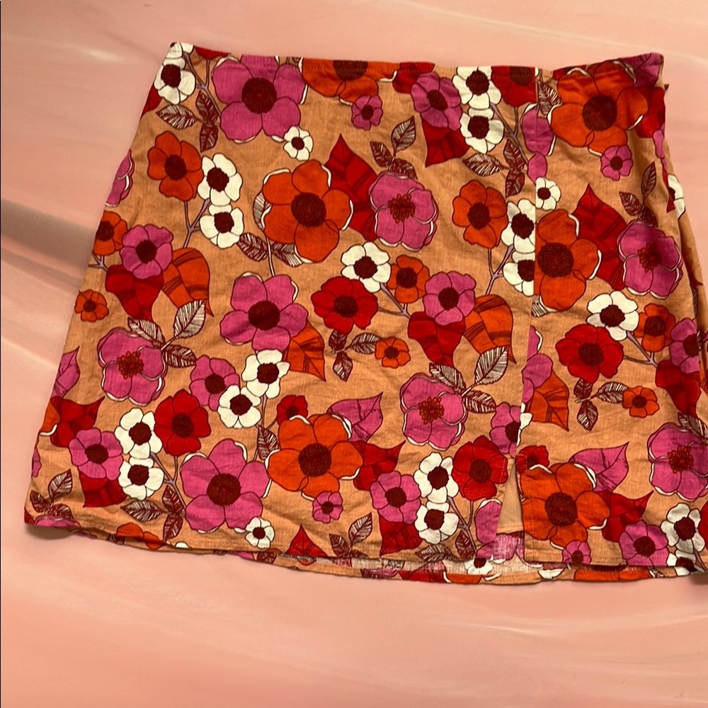Floral mini skirt.  New w tags.  Urban outfitter